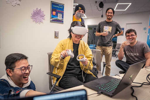 Students in a class trying a virtual reality project. 